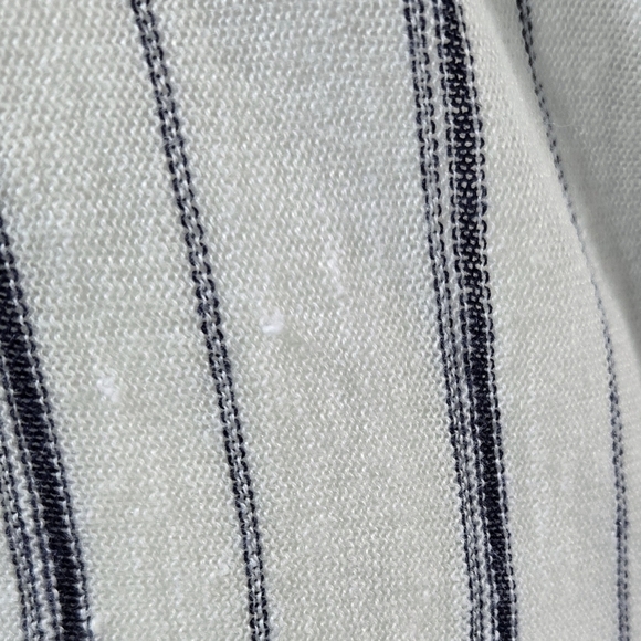 Nic+Zoe Linen Blend Cream Navy Blue Stripe Top Beachy Lightweight Semi Sheer - Picture 9 of 10